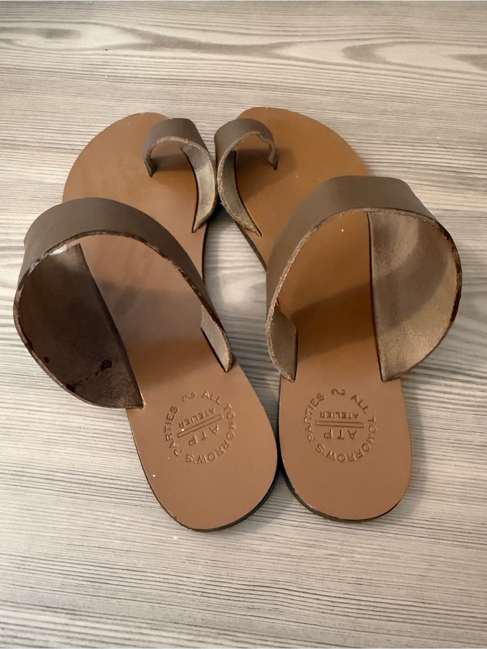 Women's Brown Leather Toe-Ring Slide Sandals - Casual Slide - Picture 2 of 3